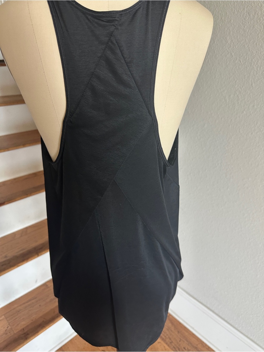 Lululemon Essential Tank Pleated Black - Picture 7 of 9